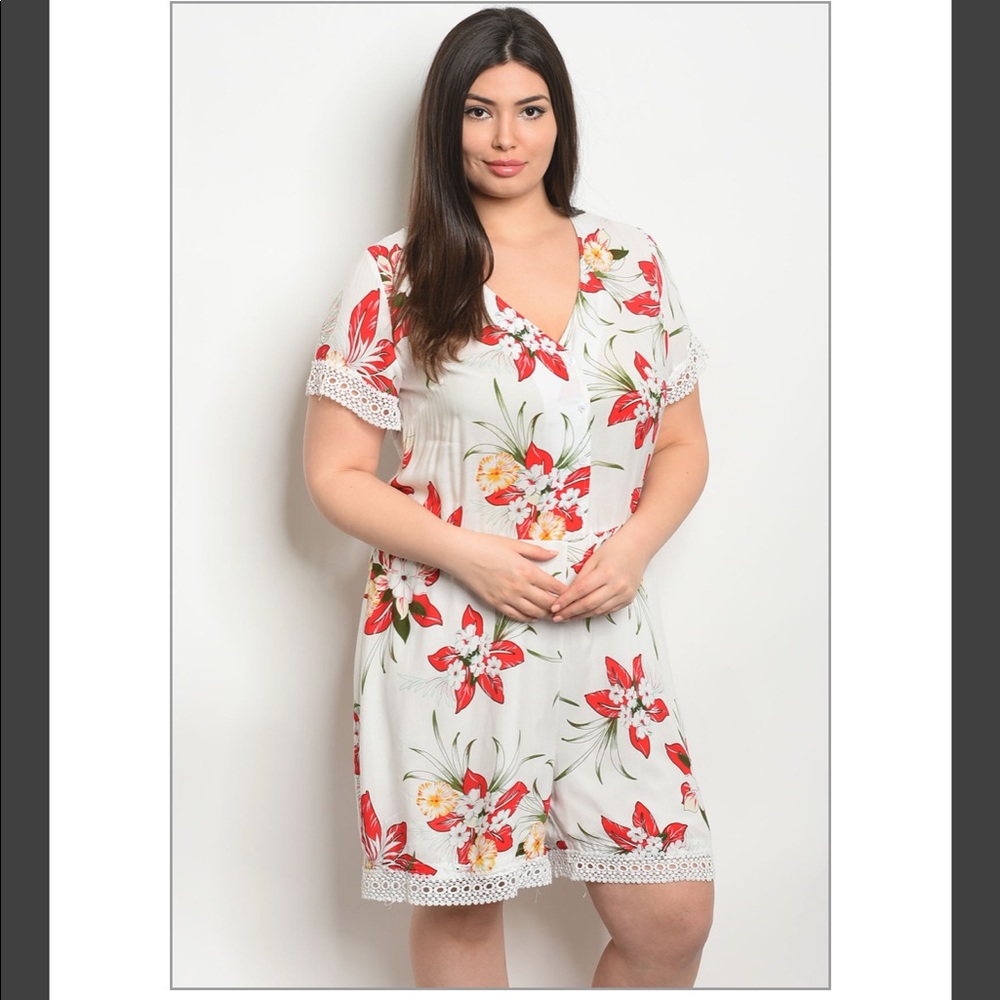 Beautiful Ivory & Coral Plus Size Romper Sz. 1-3XL